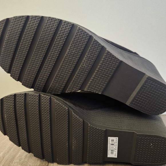 Torrid Black Faux Suede Sweater-trimmed wedge bootie Size 9WW - Picture 4 of 8